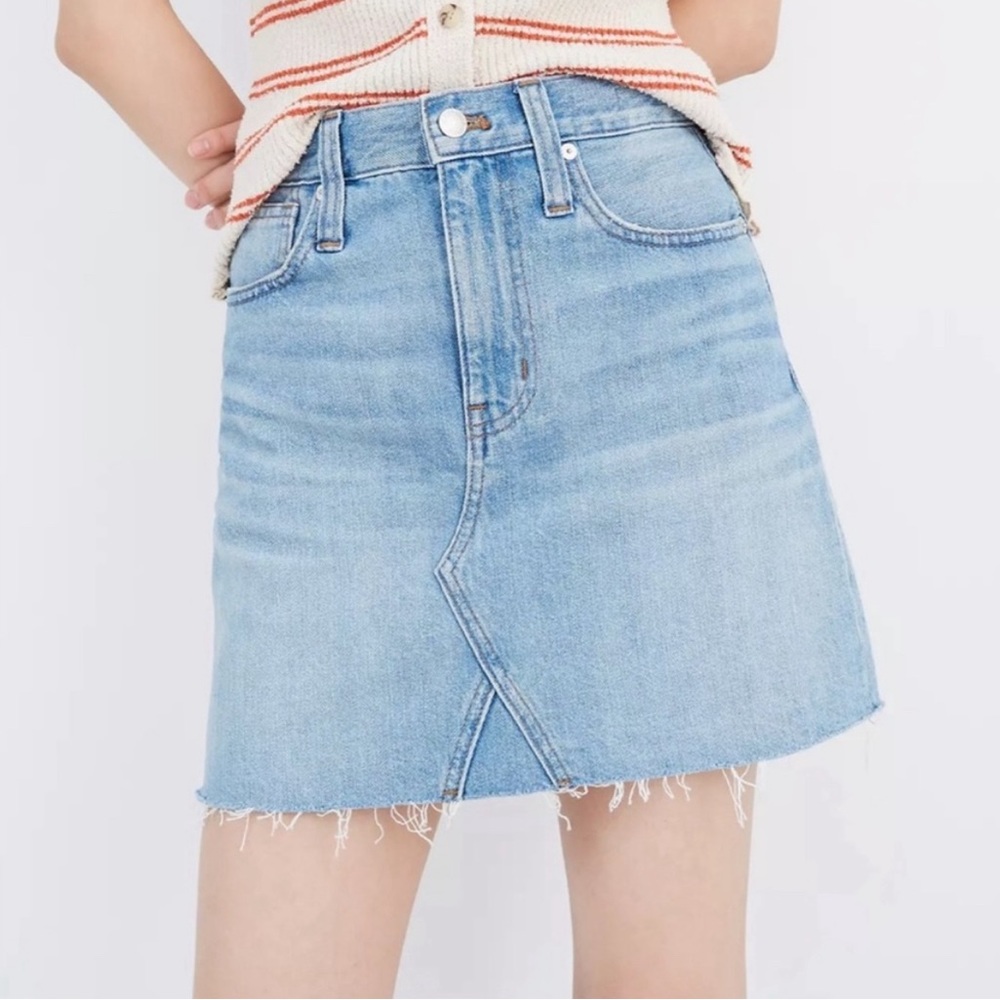 Madewell Rigid Denim A Line Skirt Medium/Light Wash Size 23